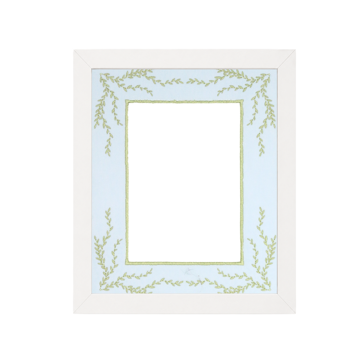 Vine Embroidered Photo Mat