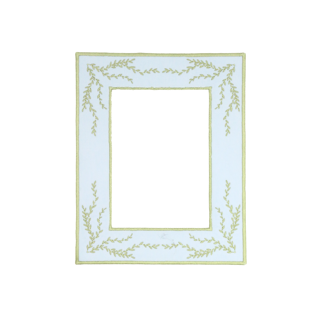Vine Embroidered Photo Mat