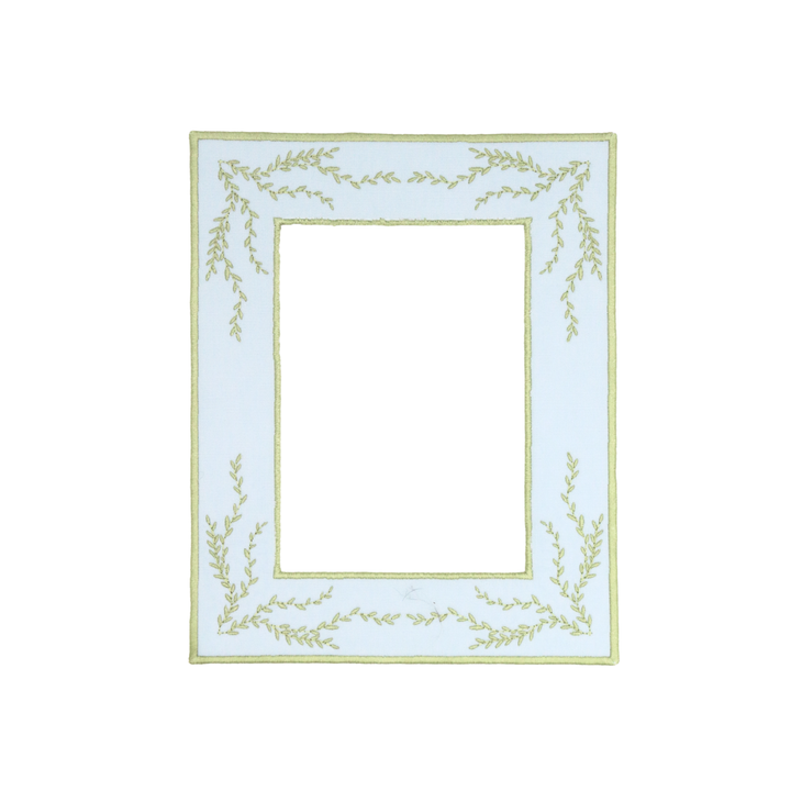 Vine Embroidered Photo Mat